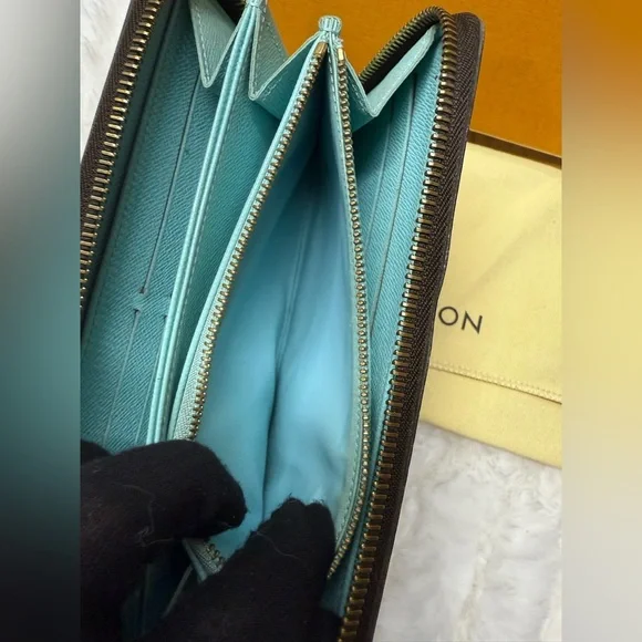 LOUIS VUITTON-CA3151 Limited Edition Illustre Balloon Zippy Wallet(Turquoise Int - Picture 7 of 12